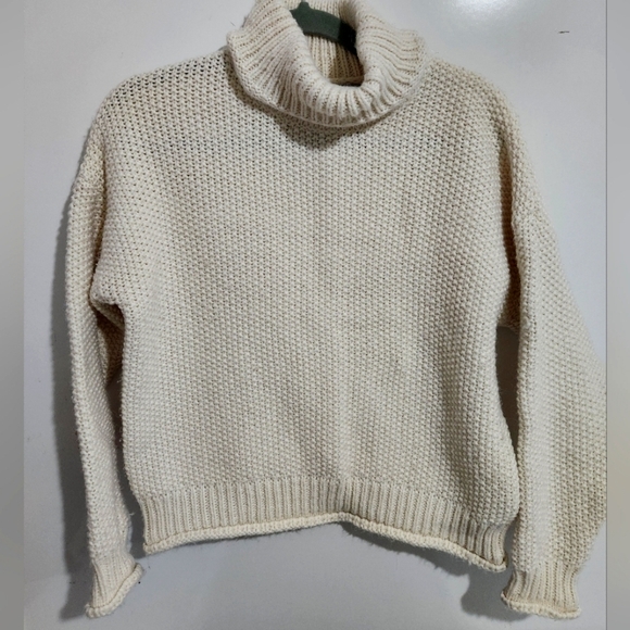 Kut from the Kloth cropped womens sweater. Size small - Picture 1 of 7